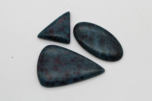 RubyandKyaniteCabochon